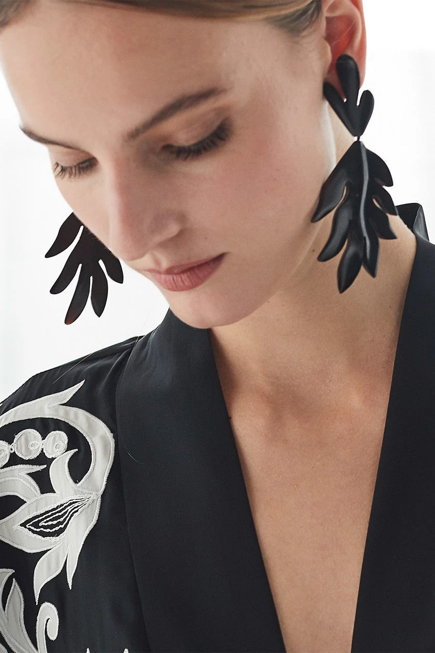 Buffalo Cut Out Leaf Clip Earrings - Image 6