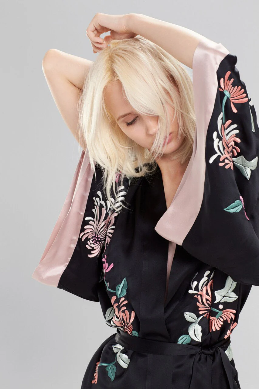 Chrysanthemum Embroidered Wrap - Image 3