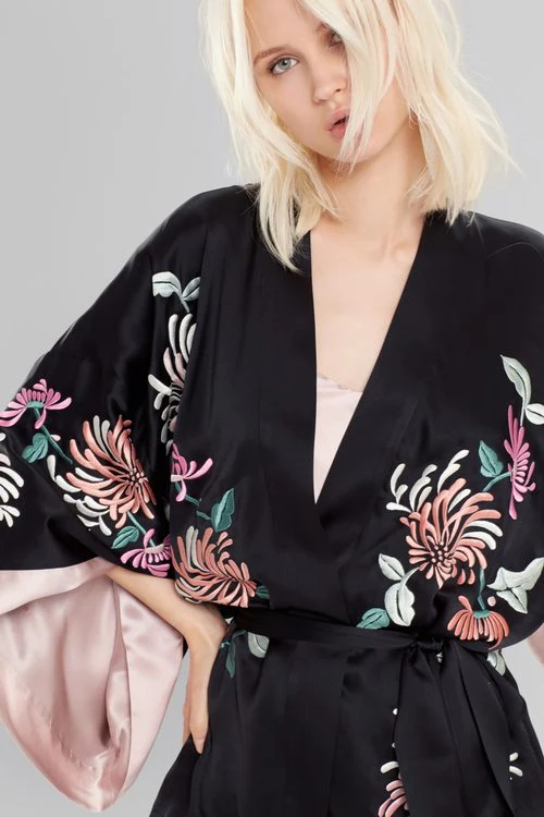 Chrysanthemum Embroidered Wrap - Image 6