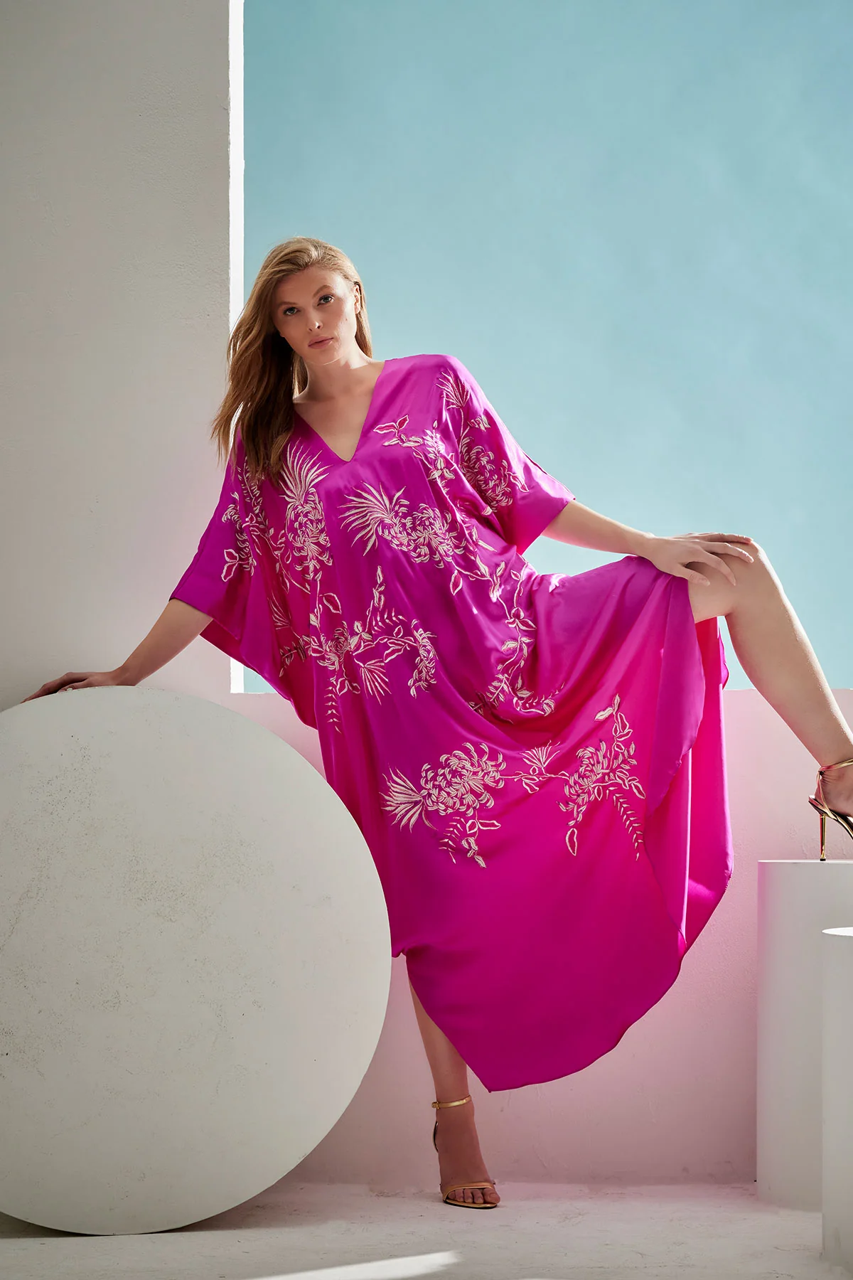 Couture Chrysanthemum Embroidered Cocoon Silk Caftan - Image 3