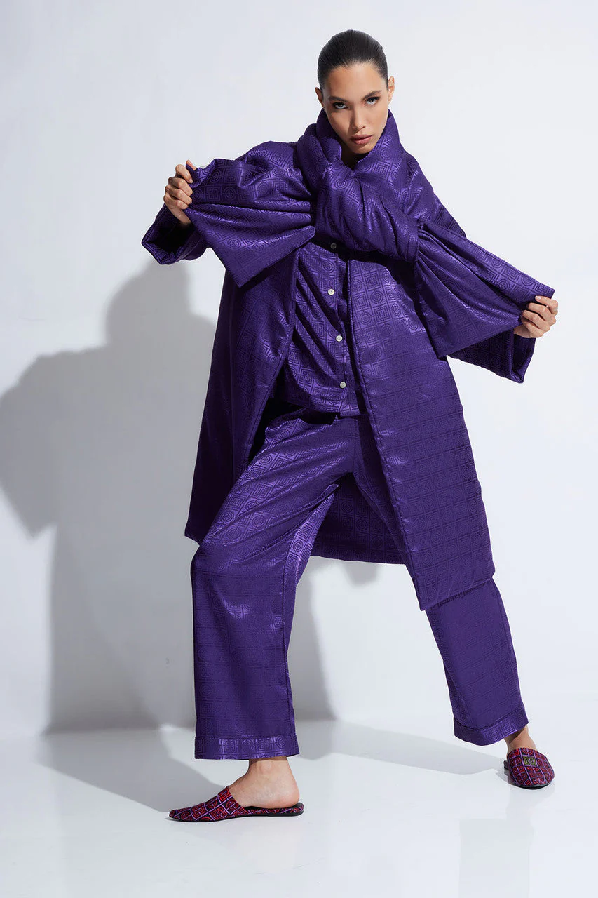 Infinity Jacquard Short Puffer Robe - Image 5