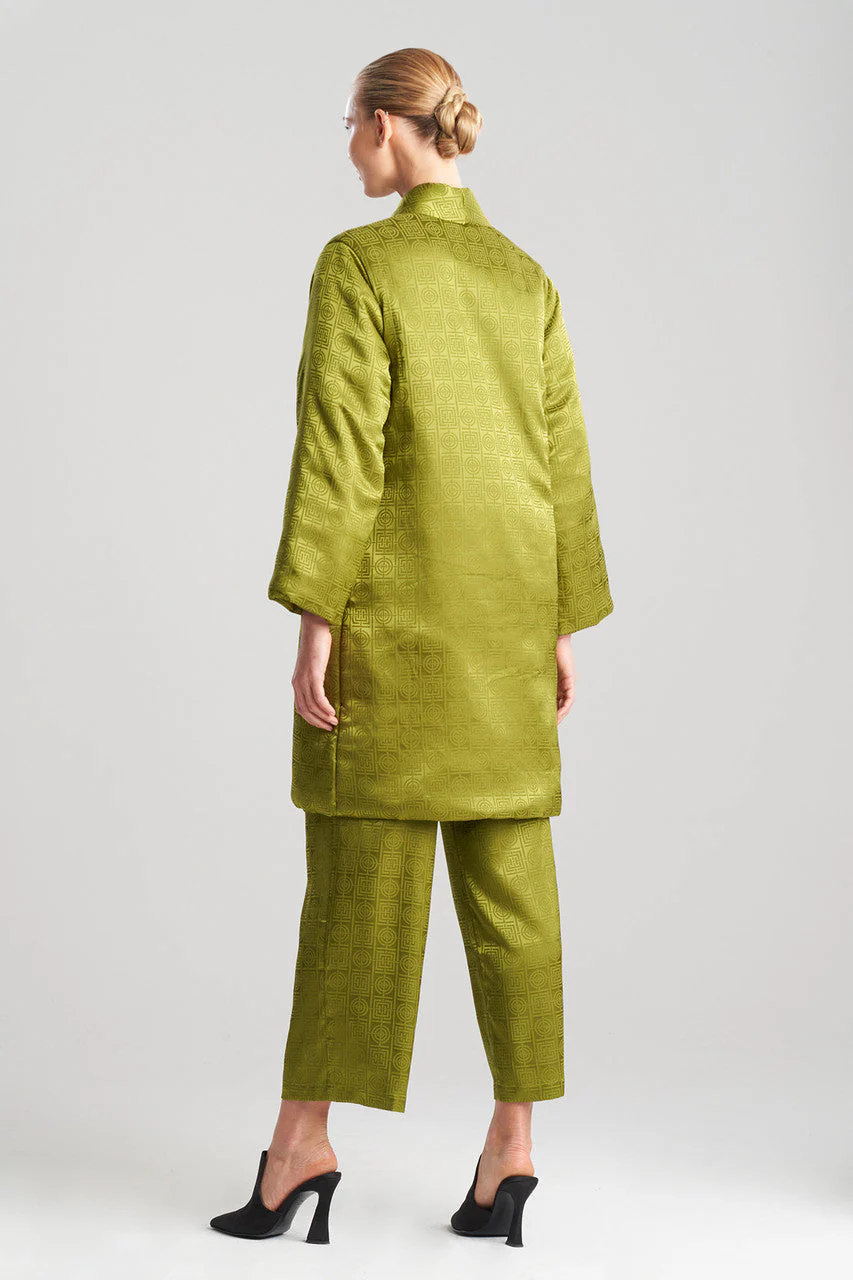 Infinity Jacquard Short Puffer Robe - Image 2