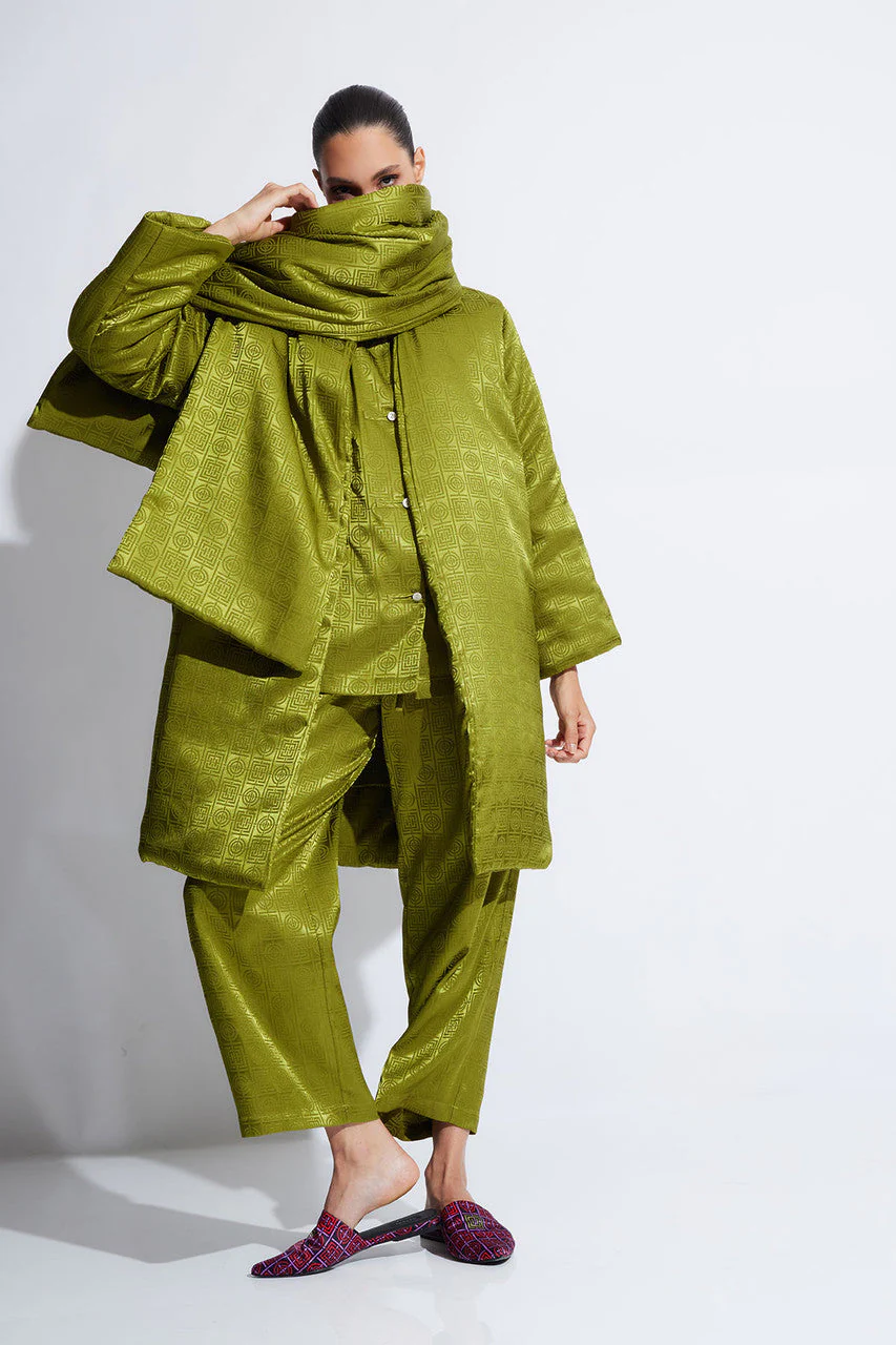 Infinity Jacquard Short Puffer Robe - Image 4