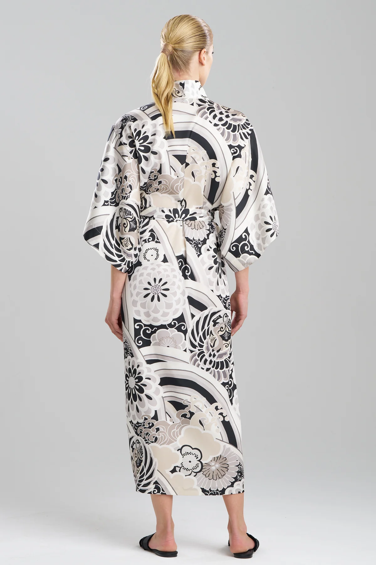 Medallion Robe - Image 3