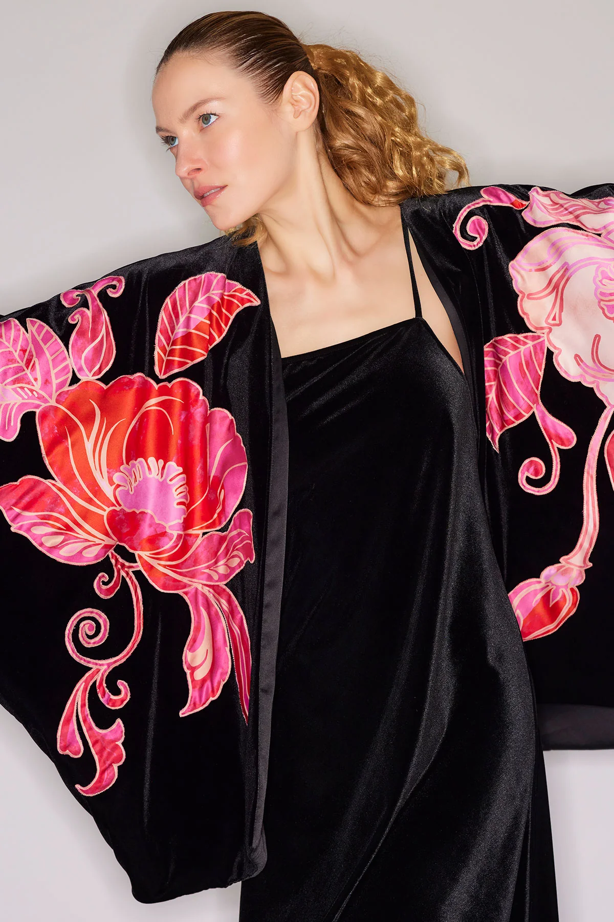 Natalie Velvet Appliqued Cocoon Cardigan - Image 4