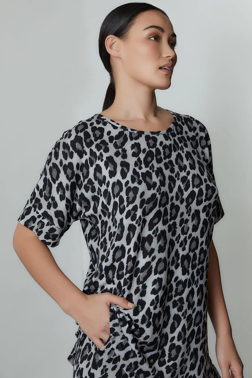 Ombre Leopard Short Sleeve Top - Image 4