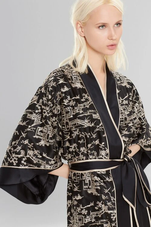 Pagoda Wrap - Image 5