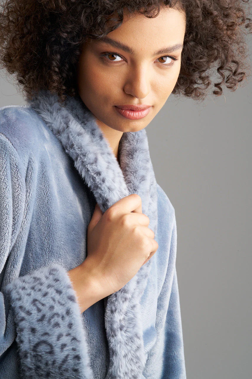Plush Lynx Robe - Image 4
