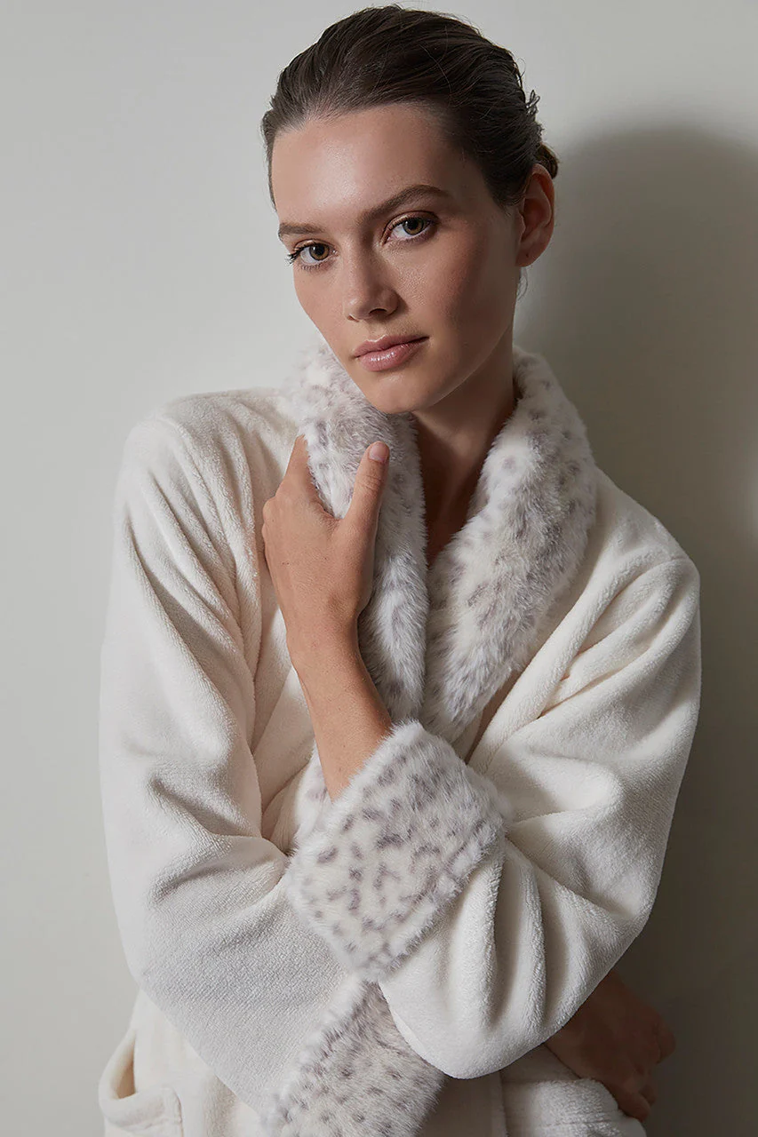 Plush Lynx Robe - Image 2