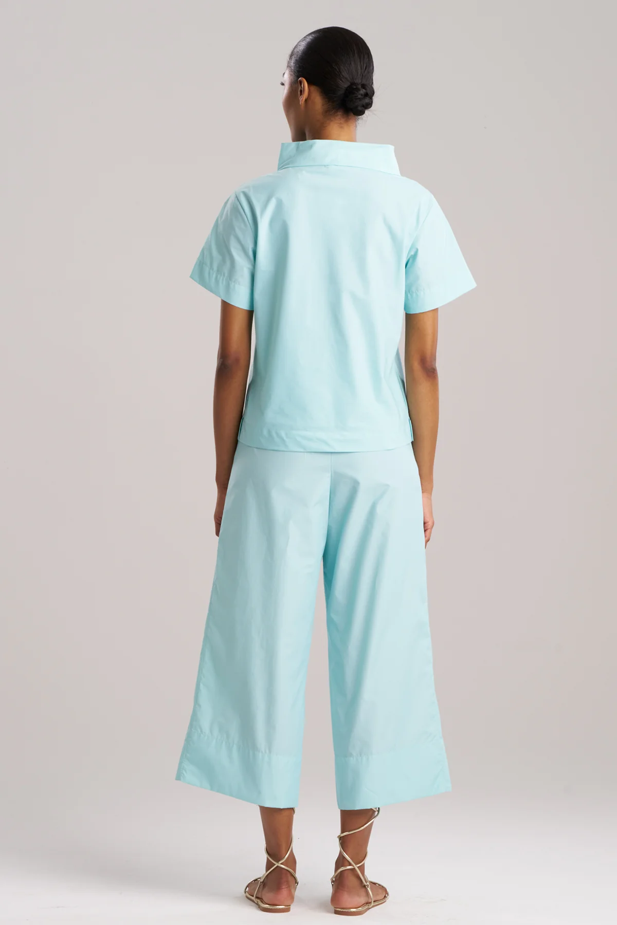 Techno Poplin Short Sleeve Funnel Neck Top - Image 3