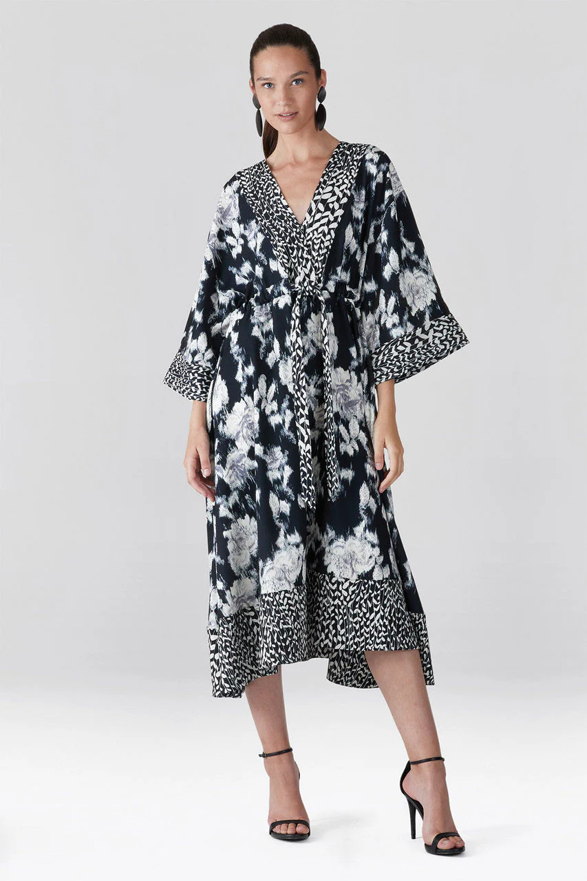 Tie-Dye Floral - Fluid Crepe Kimono Dress - black with white - Image 2