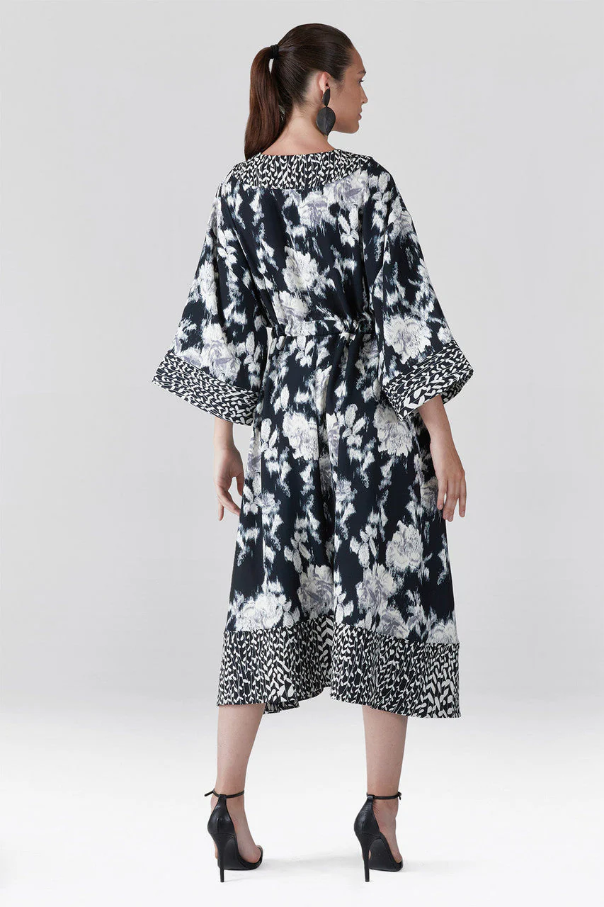 Tie-Dye Floral - Fluid Crepe Kimono Dress - black with white - Image 3